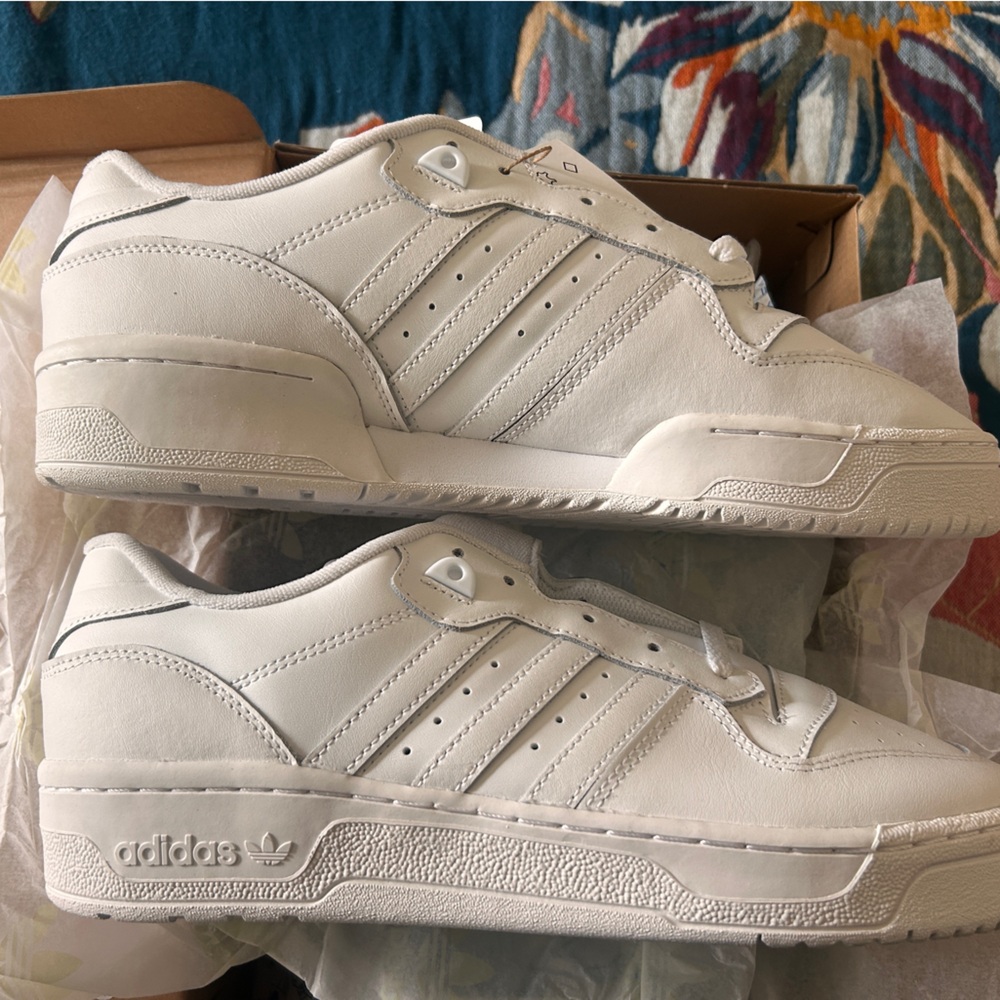 adidas Rivalry Low Sneakers in White